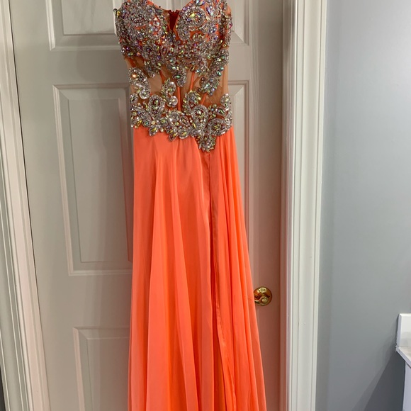 TONY BOWLS La Gala Dresses Collection 113502 - Picture 8 of 8